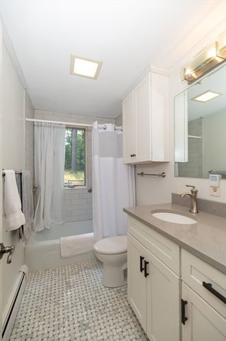 3 Big Rock Rd, Manchester, MA 01944