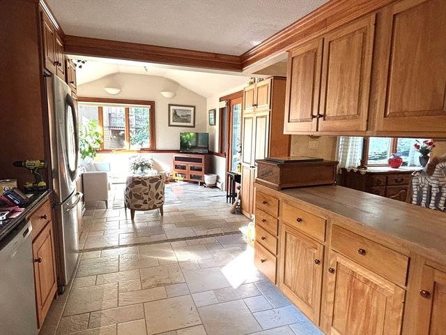 3 Big Rock Rd, Manchester, MA 01944