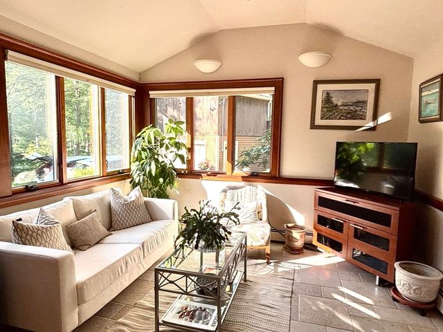 3 Big Rock Rd, Manchester, MA 01944