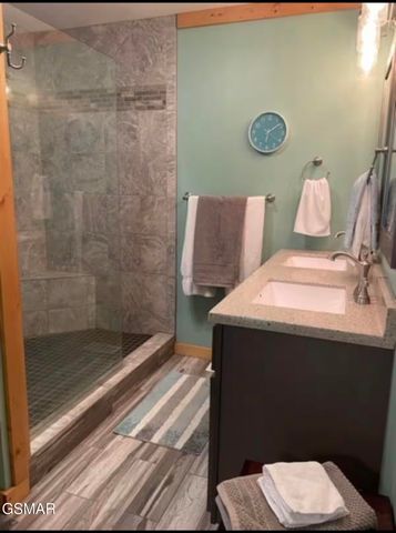 230 Silverbell Lane, Gatlinburg, TN 37738