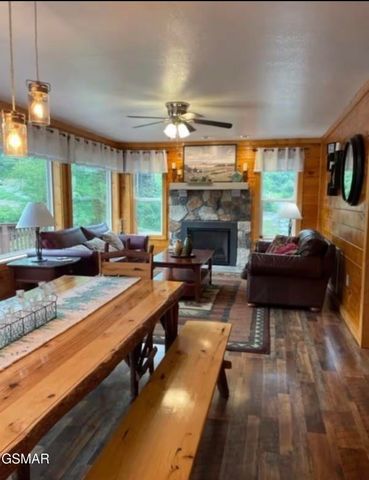 230 Silverbell Lane, Gatlinburg, TN 37738