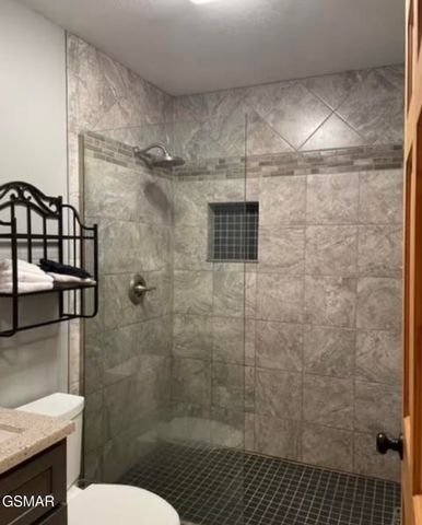 230 Silverbell Lane, Gatlinburg, TN 37738