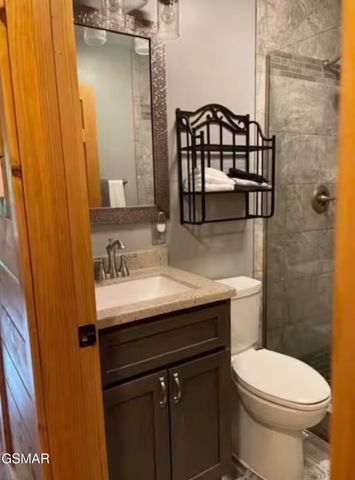 230 Silverbell Lane, Gatlinburg, TN 37738