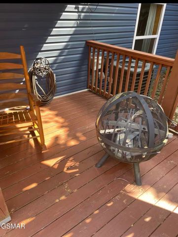 230 Silverbell Lane, Gatlinburg, TN 37738