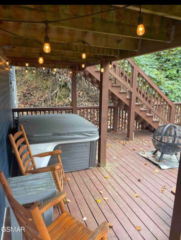 230 Silverbell Lane, Gatlinburg, TN 37738