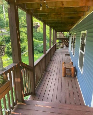 230 Silverbell Lane, Gatlinburg, TN 37738