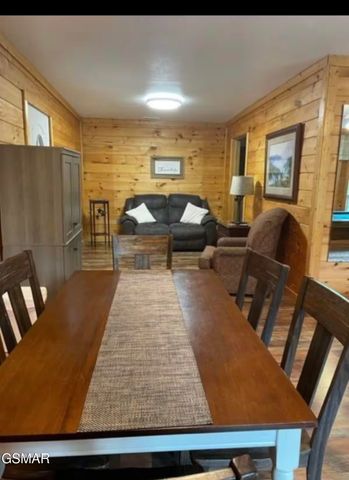 230 Silverbell Lane, Gatlinburg, TN 37738