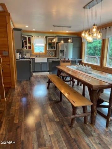 230 Silverbell Lane, Gatlinburg, TN 37738