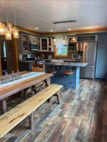 230 Silverbell Lane, Gatlinburg, TN 37738