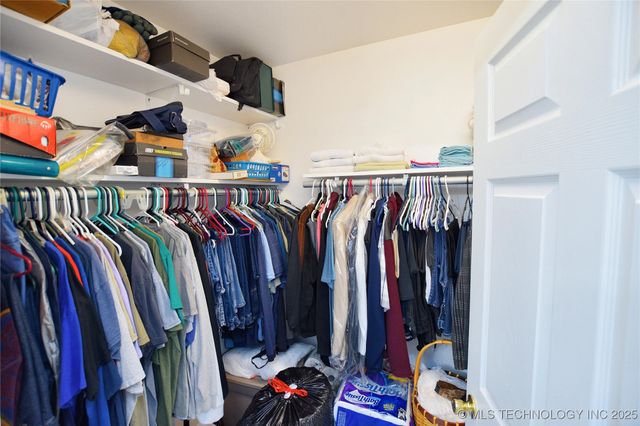 22021 E 780 Road, Tahlequah, OK 74464