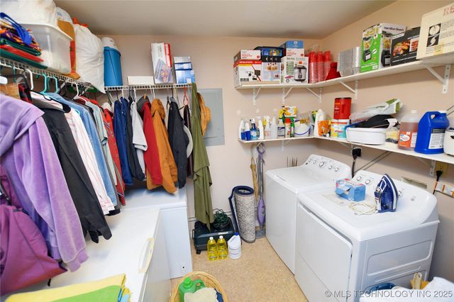 22021 E 780 Road, Tahlequah, OK 74464