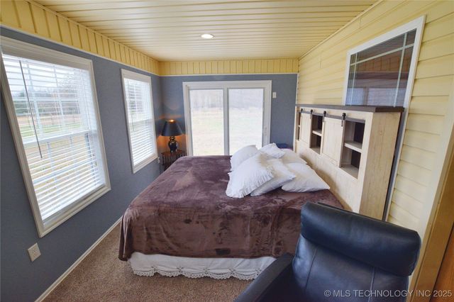 22021 E 780 Road, Tahlequah, OK 74464