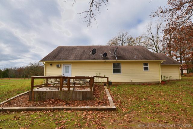 22021 E 780 Road, Tahlequah, OK 74464