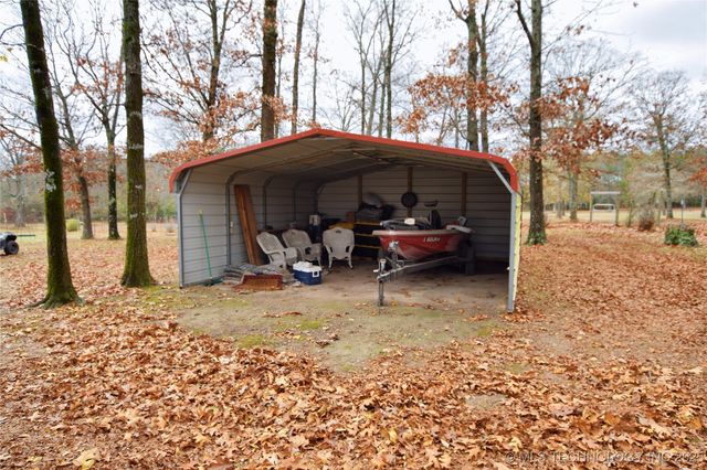 22021 E 780 Road, Tahlequah, OK 74464