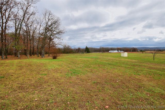 22021 E 780 Road, Tahlequah, OK 74464