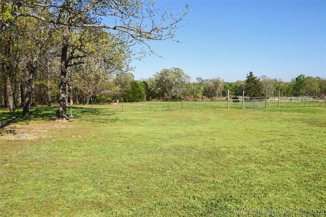 22021 E 780 Road, Tahlequah, OK 74464