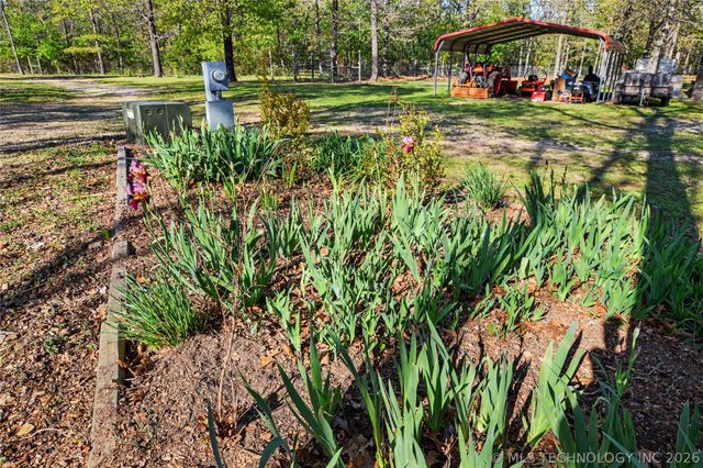 22021 E 780 Road, Tahlequah, OK 74464