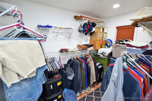 22021 E 780 Road, Tahlequah, OK 74464