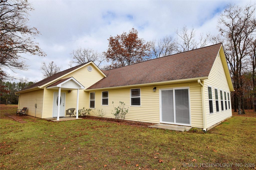 22021 E 780 Road, Tahlequah, OK 74464