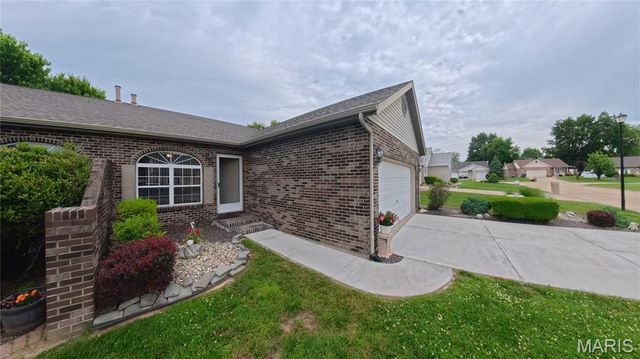 2285 Wellington Drive, Belleville, IL 62221