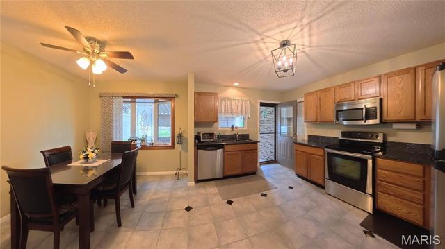 2285 Wellington Drive, Belleville, IL 62221