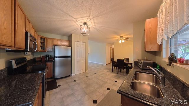 2285 Wellington Drive, Belleville, IL 62221