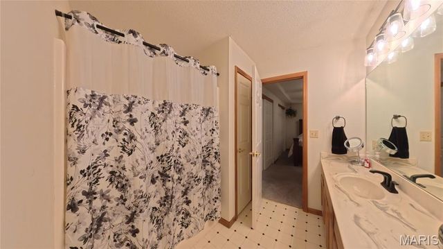 2285 Wellington Drive, Belleville, IL 62221