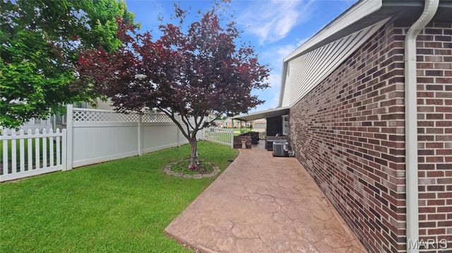 2285 Wellington Drive, Belleville, IL 62221