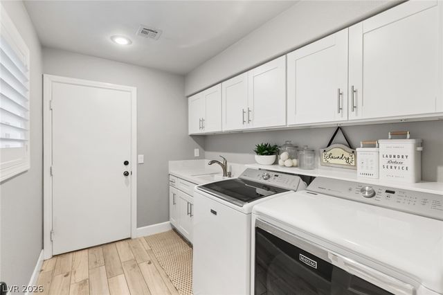 8936 Rainbow Ridge Drive, Las Vegas, NV 89117