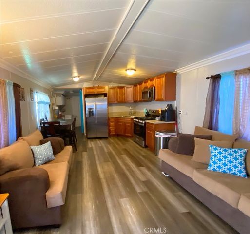 850 W Mission Blvd B21, Ontario, CA 91762