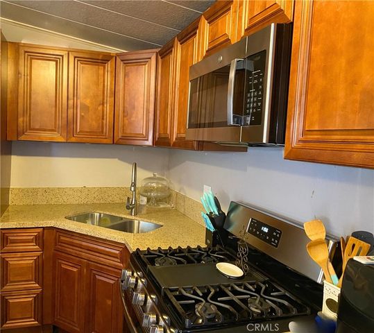 850 W Mission Blvd B21, Ontario, CA 91762