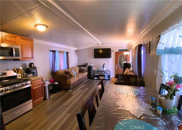 850 W Mission Blvd B21, Ontario, CA 91762