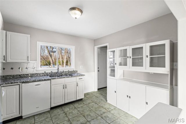 835 N Forest Avenue, Webster Groves, MO 63119