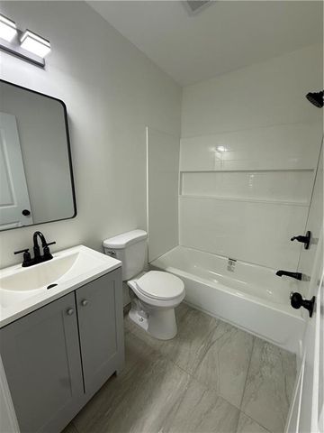 1418 E 10th Street, West Point, GA 31833