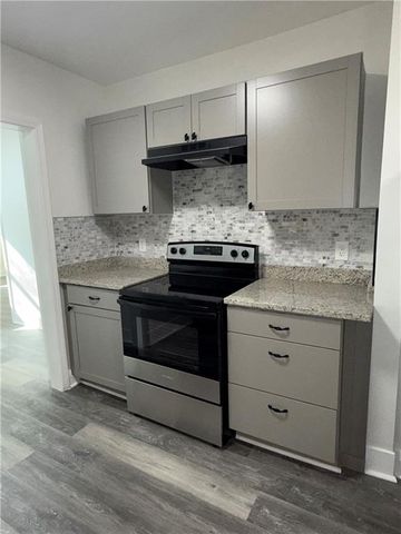 1418 E 10th Street, West Point, GA 31833