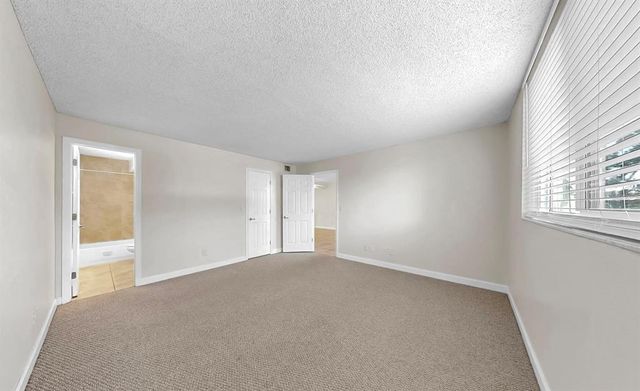 2700 COCONUT BAY LANE 427, Sarasota, FL 34237
