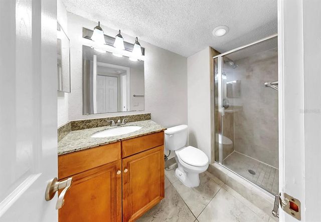 2700 COCONUT BAY LANE 427, Sarasota, FL 34237