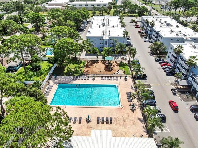 2700 COCONUT BAY LANE 427, Sarasota, FL 34237
