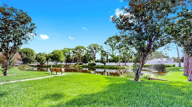 2700 COCONUT BAY LANE 427, Sarasota, FL 34237