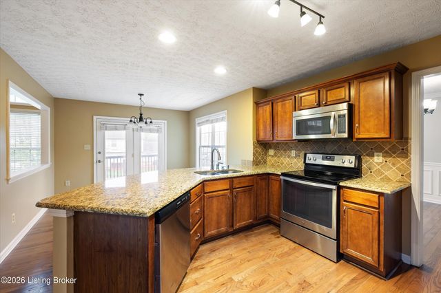 5800 Weatherburn Ct, Prospect, KY 40059