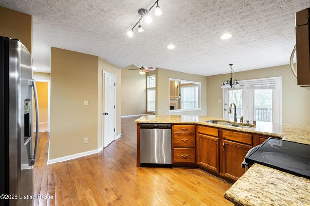 5800 Weatherburn Ct, Prospect, KY 40059