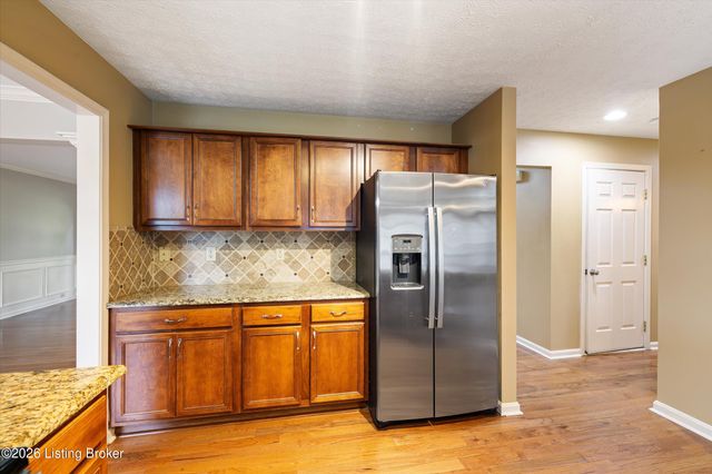 5800 Weatherburn Ct, Prospect, KY 40059