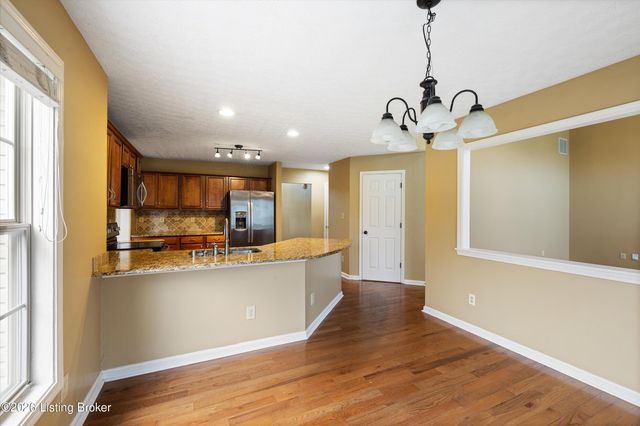 5800 Weatherburn Ct, Prospect, KY 40059