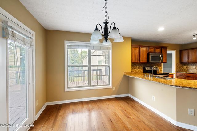 5800 Weatherburn Ct, Prospect, KY 40059