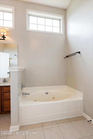 5800 Weatherburn Ct, Prospect, KY 40059