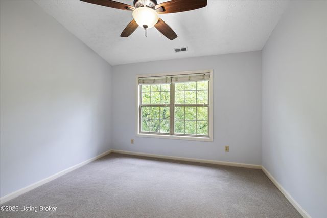 5800 Weatherburn Ct, Prospect, KY 40059