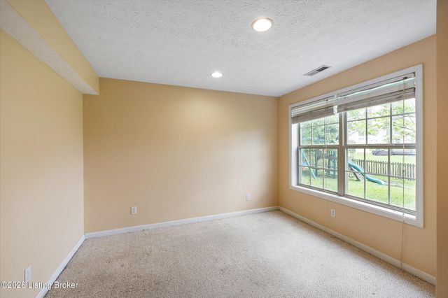 5800 Weatherburn Ct, Prospect, KY 40059