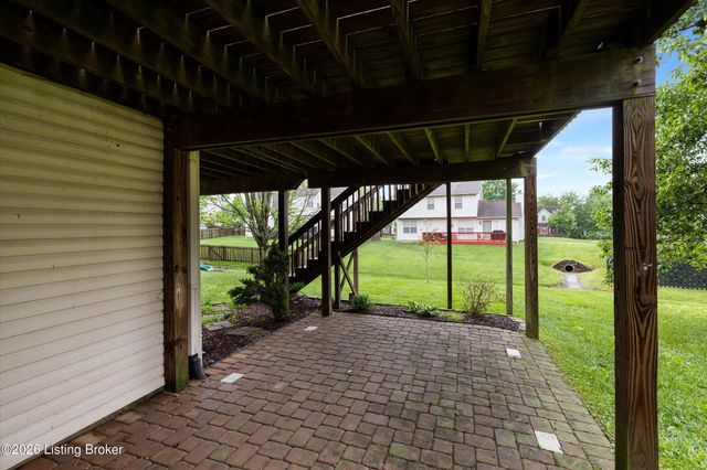 5800 Weatherburn Ct, Prospect, KY 40059