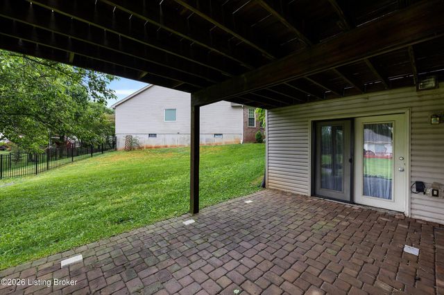 5800 Weatherburn Ct, Prospect, KY 40059