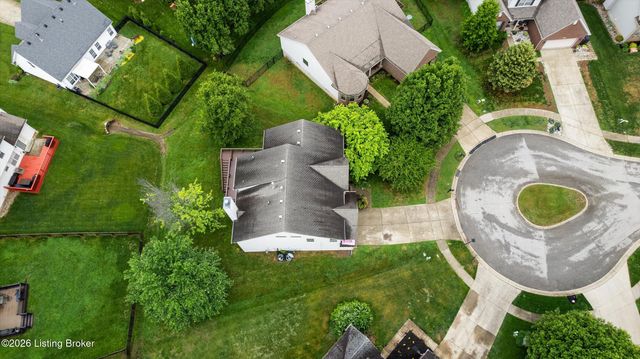 5800 Weatherburn Ct, Prospect, KY 40059